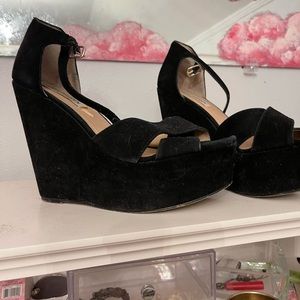 Steve Madden sz.8. Black Suede platform wedge shoes